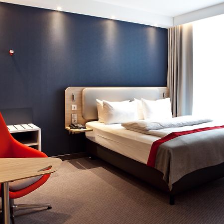 Holiday Inn Express - Реклингхаузен Экстерьер фото